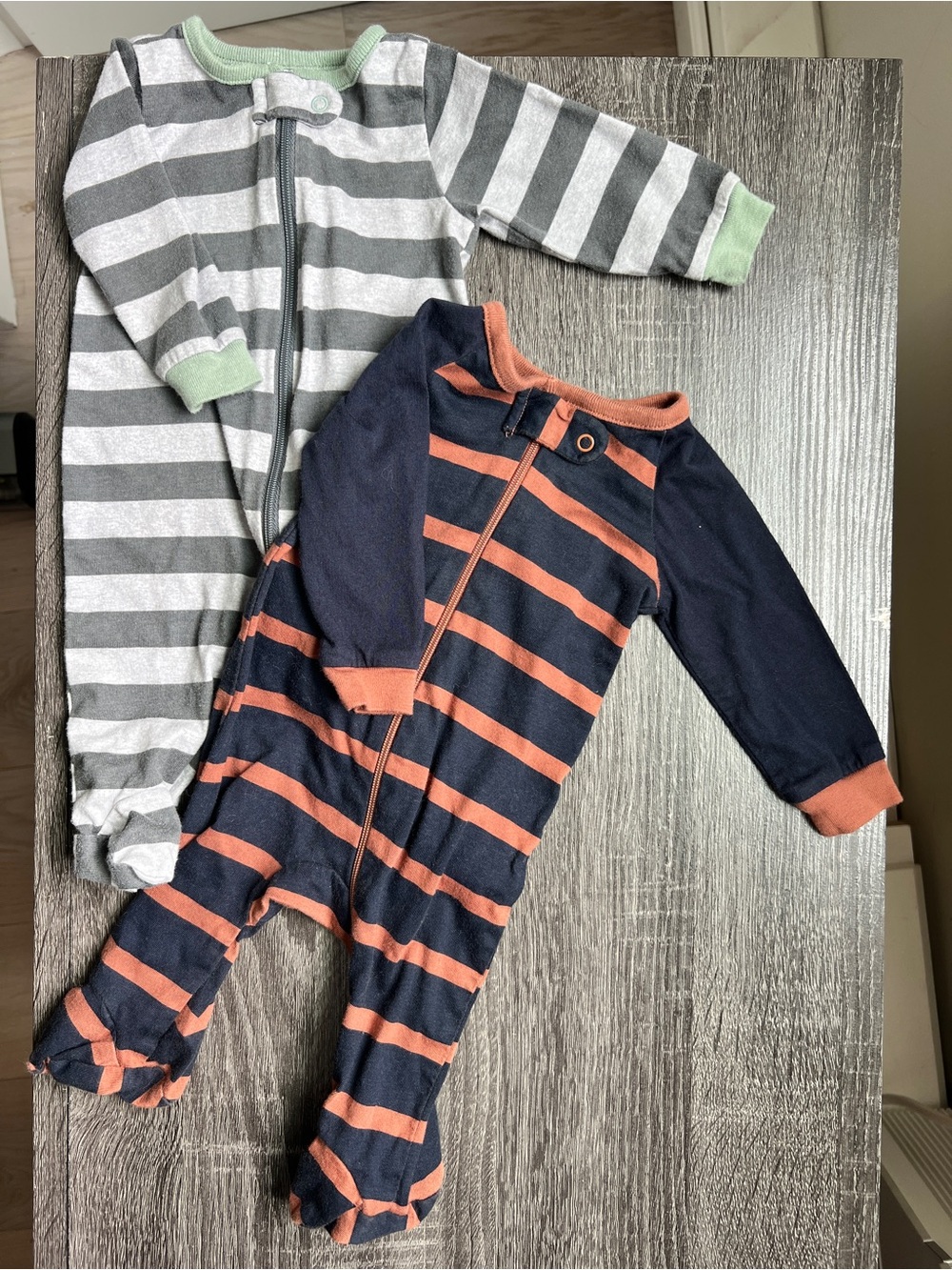 Gerber Newborn Footed Sleeper Bundle – 2 Zip-Up Pajamas